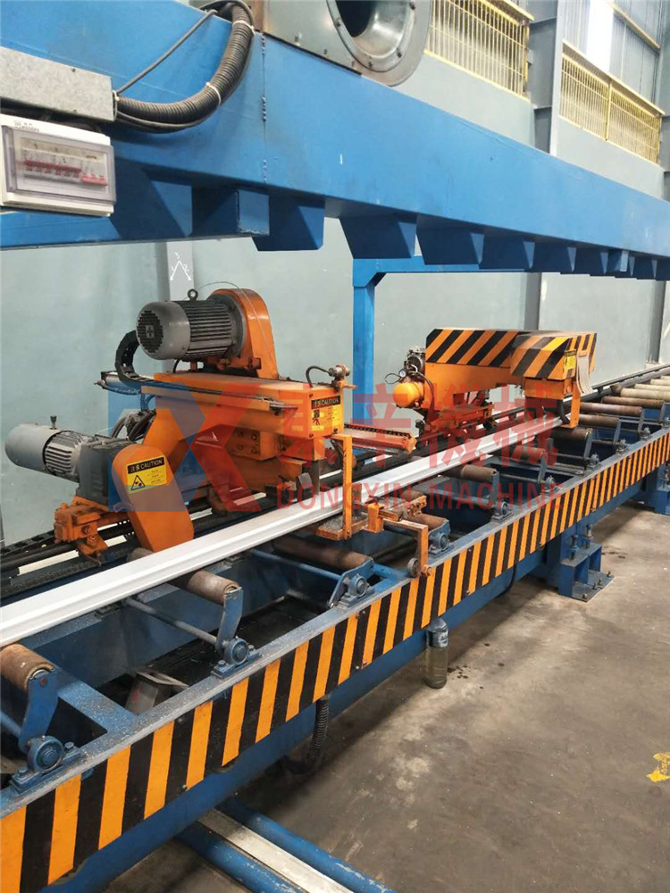 印度尼西亚1100T单牵引机